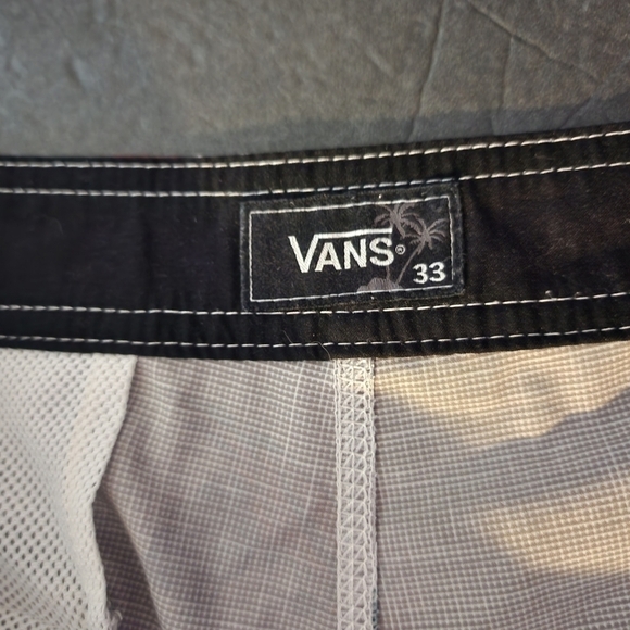 VANS Rager Boardshorts 8" Parrot Print Sz 33 see pics/read descrip - Picture 10 of 13